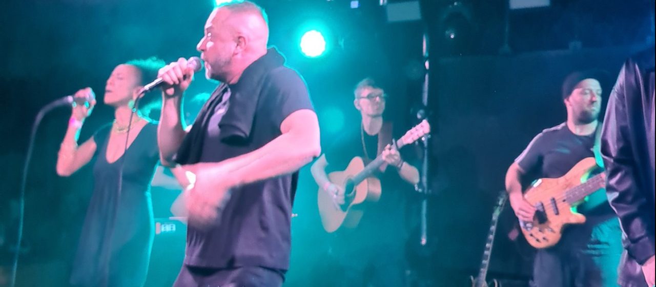 Radio Panorama Il 27 marzo scorso ospite di Murubutu e New Murubutu Band, a Palermo ai  Candelai, dove è partito il nuovo viaggio musicale live “La vita segreta tour”